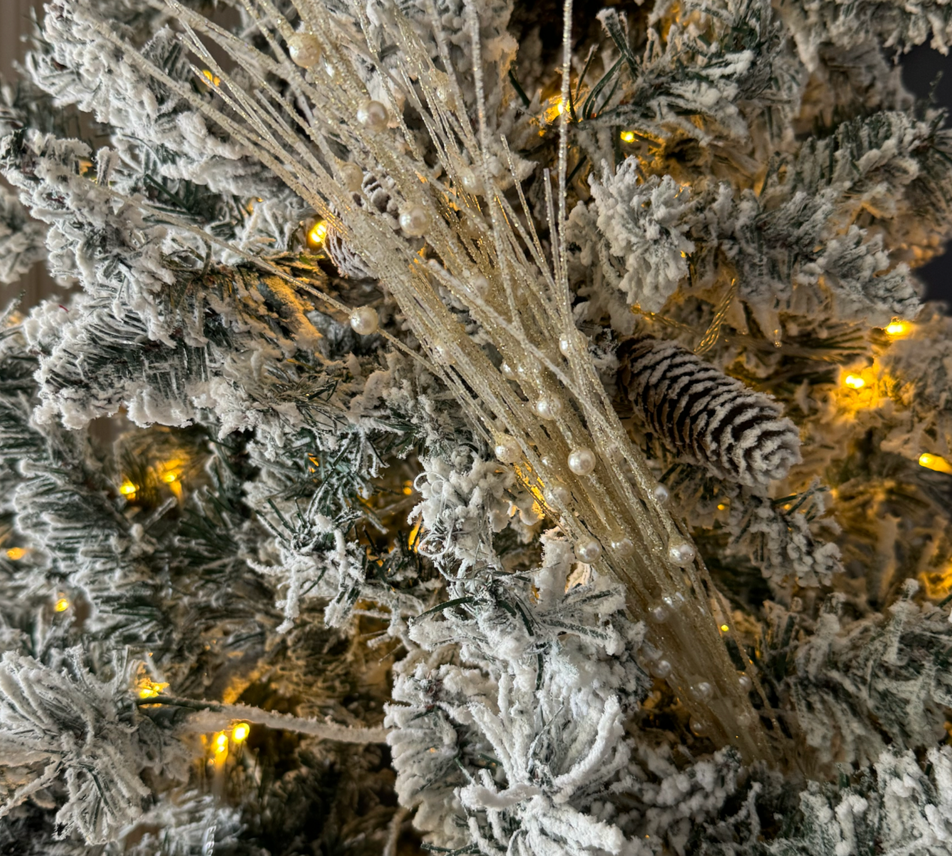 Glitter Grass w/Beads Spray - The Sandy Santa