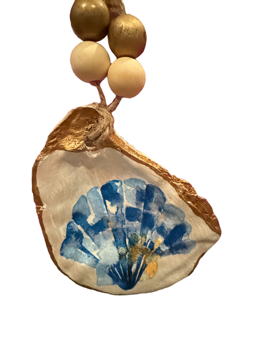 Coastal Charm - Scallop shell - The Sandy Santa