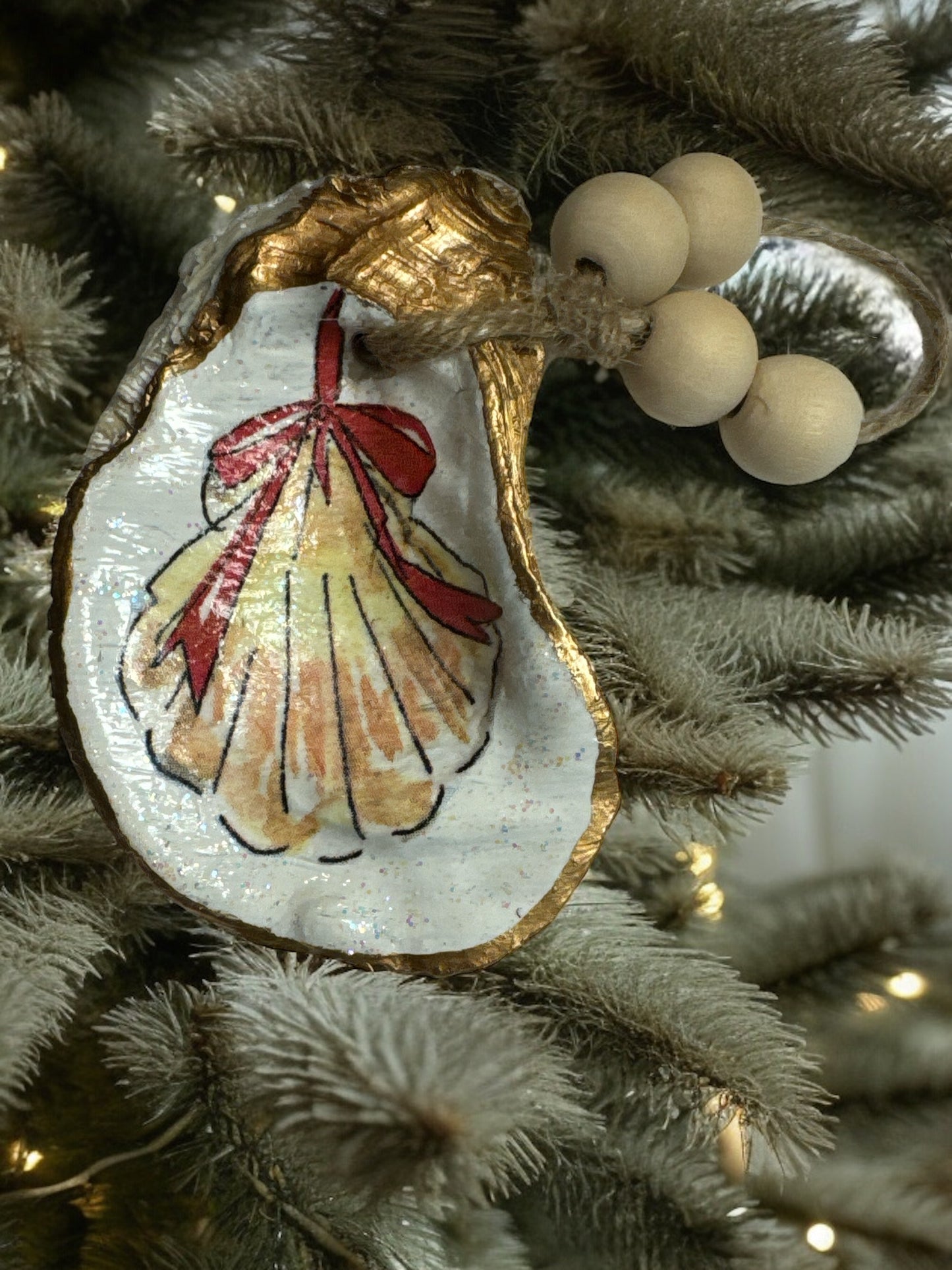 Coastal Christmas Delights - Scallop shell - The Sandy Santa