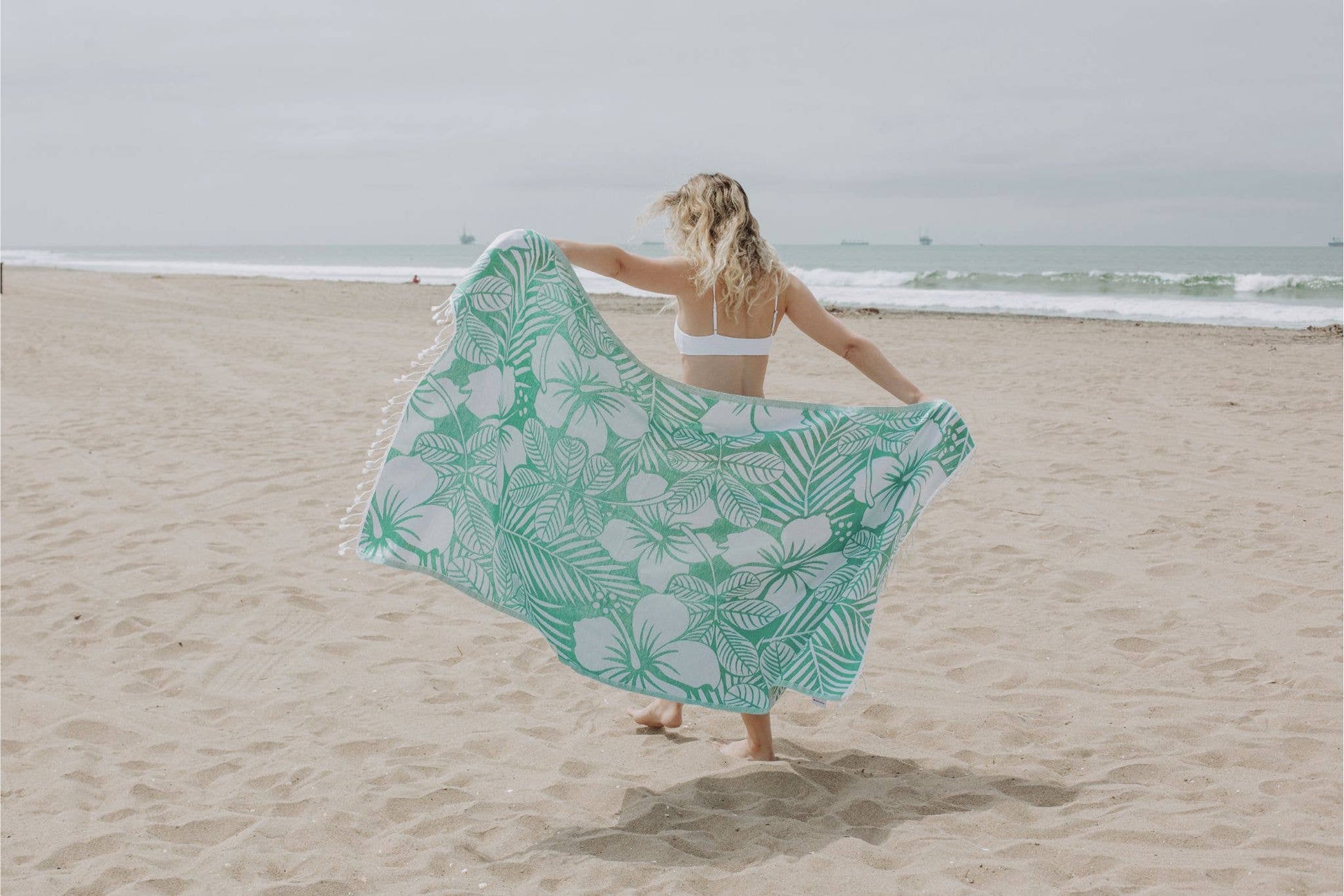 Hawaiian Flower Reversible Cotton Turkish Towel, Mint - The Sandy Santa