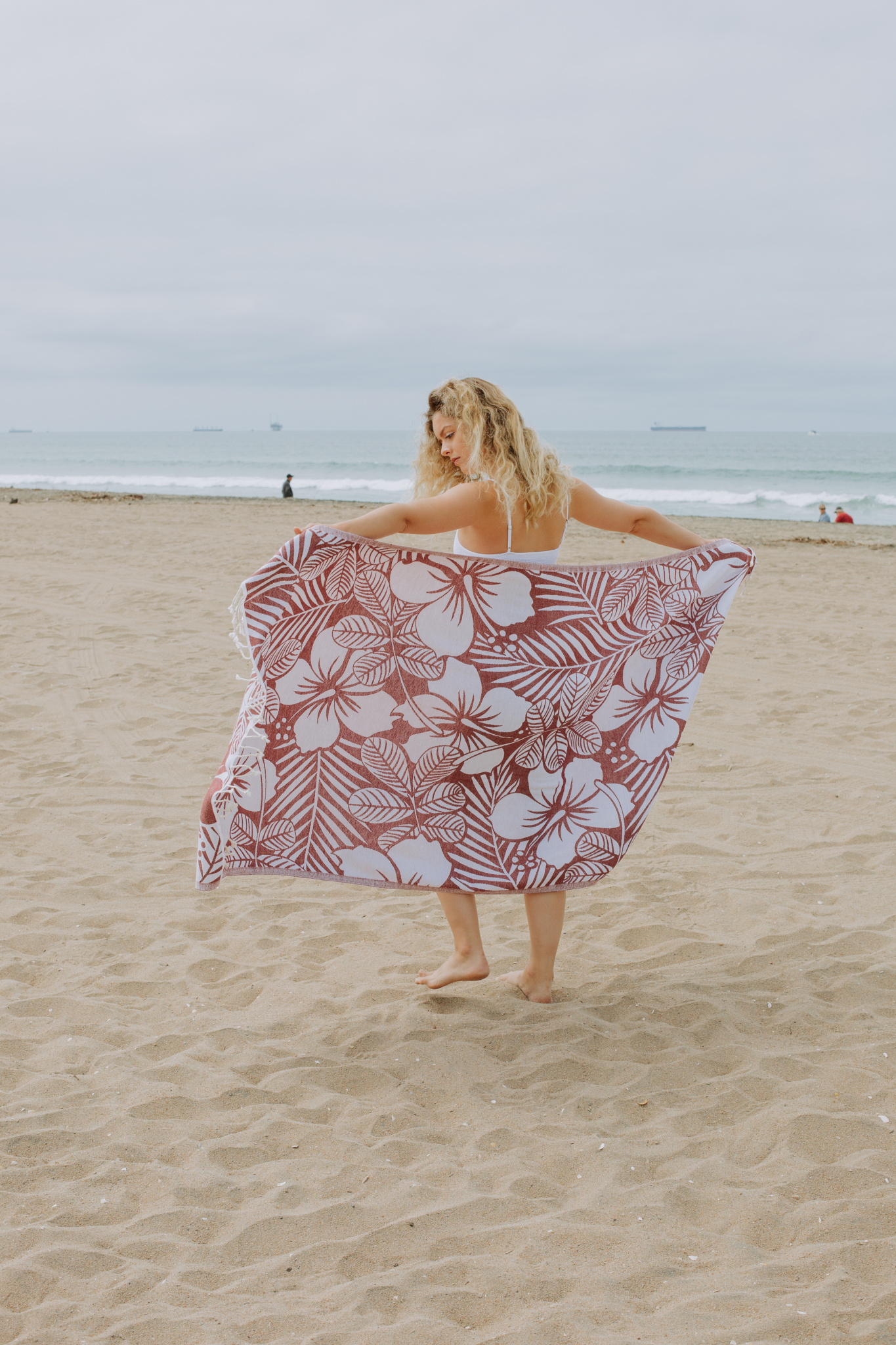 Hawaiian Flower Reversible Cotton Turkish Towel, Red - The Sandy Santa