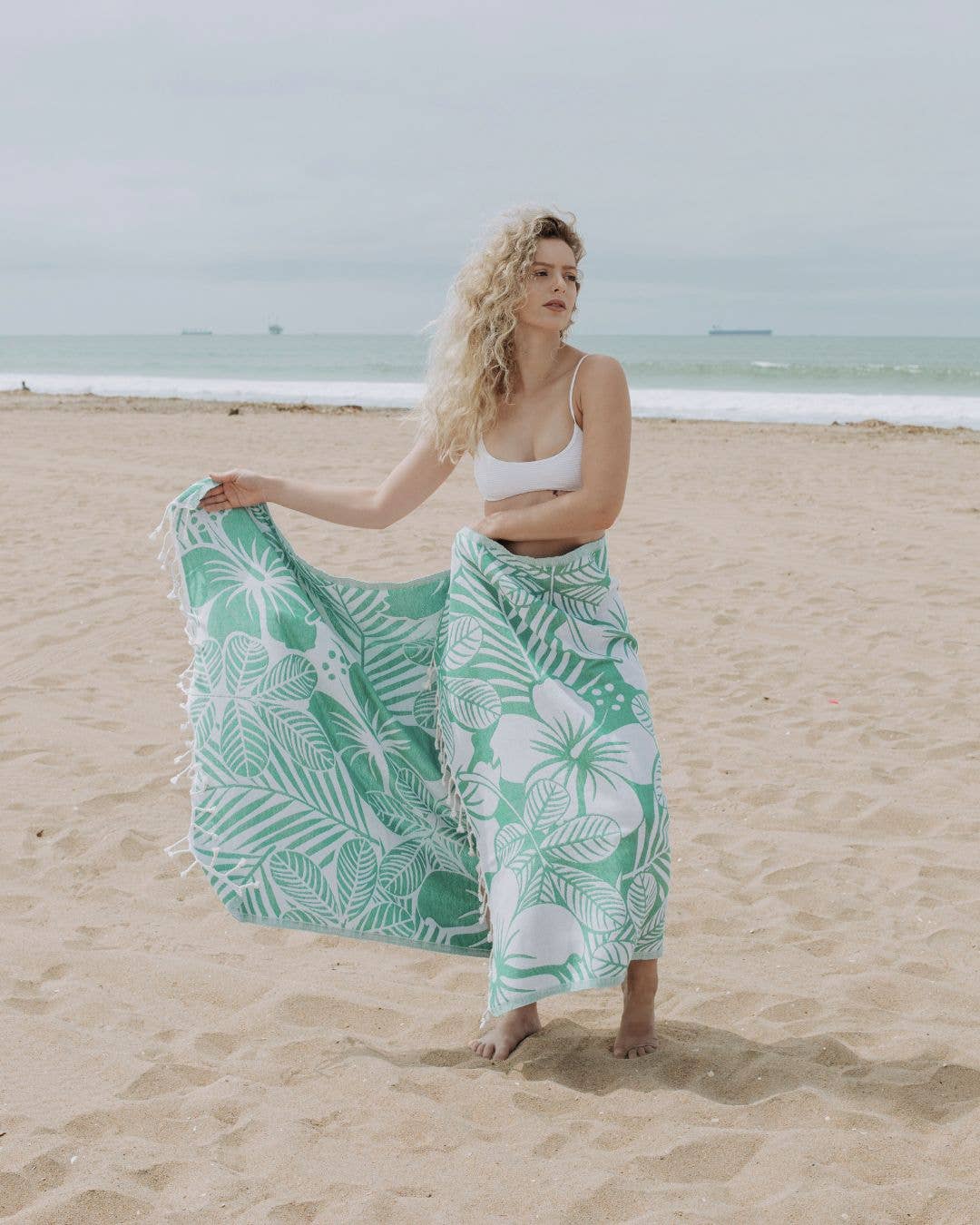 Hawaiian Flower Reversible Cotton Turkish Towel, Mint - The Sandy Santa